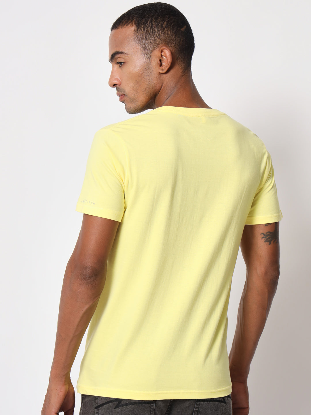 T-Shirt Pale Yellow